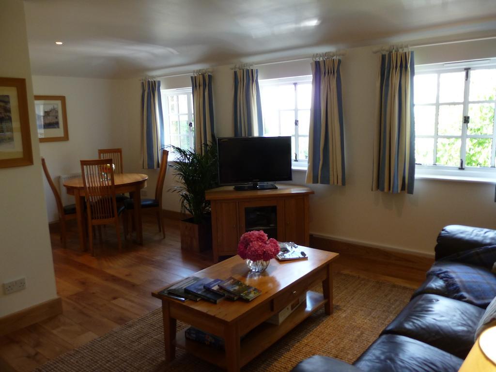 The Apartment At Hillside Lodge Broadway  Bilik gambar